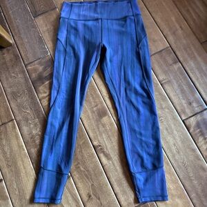 Lululemon purple and Blue Striped Leggings. Guc. Size 8